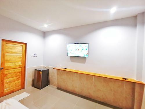 Hotel ???????? ????? ?????? ??????? ( Little Hill Sattahip Resort )