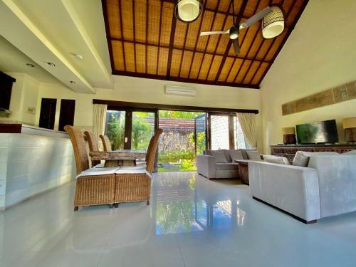 Magical Living 2 Br With Private Pool