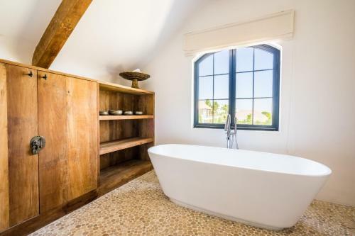 Spacious, Light, Cozy Designed Villa In Fantastic Location