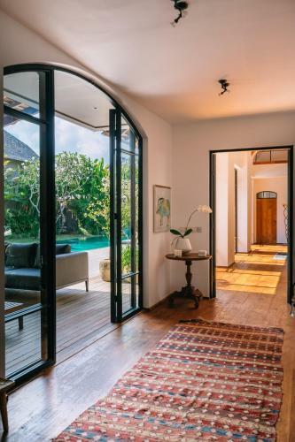 Spacious, Light, Cozy Designed Villa In Fantastic Location