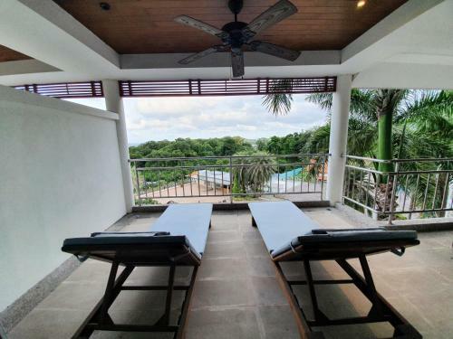 Spacious Apartment With Ocean View In Panwa