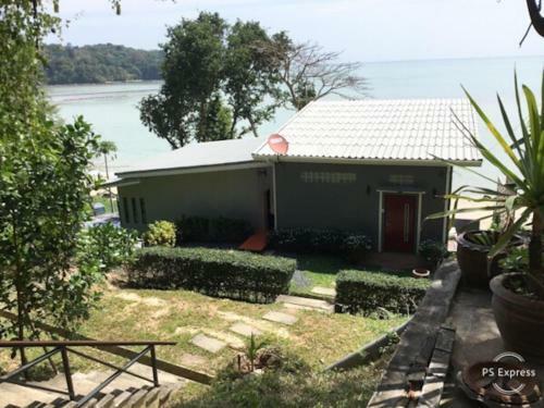 Koh Sirey Beachfront Pool Villa