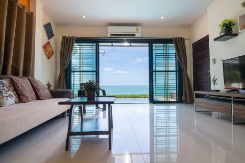 Koh Sirey Beachfront Pool Villa