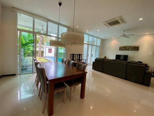 Villa Adela Town House With Private Pool