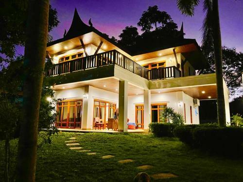 Villa Tropical Garden