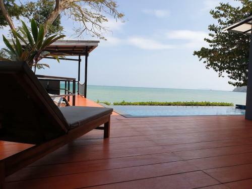 Koh Sirey Beachfront Pool Villa 2 Bedrooms