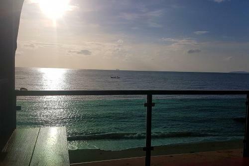 Koh Sirey Beachfront Pool Villa 2 Bedrooms