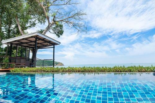 Koh Sirey Beachfront Pool Villa 2 Bedrooms