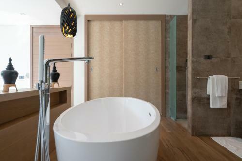 Labriz Ocean Villa - Tropical Modern Living