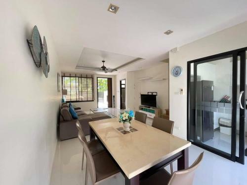 Villa 3 Bedroom Laguna Park