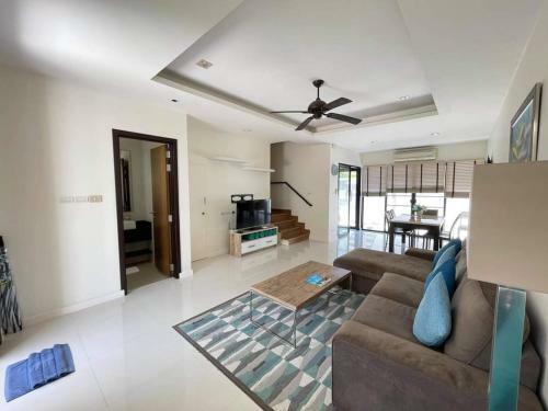 Villa 3 Bedroom Laguna Park