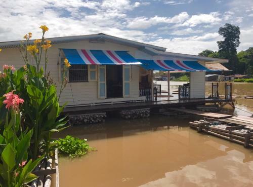 Albergue U Pae Paestay Uthaithani