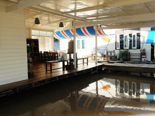 Albergue U Pae Paestay Uthaithani