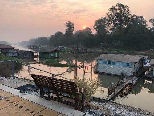 Albergue U Pae Paestay Uthaithani
