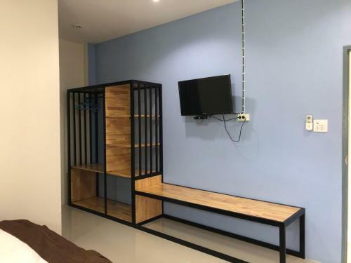 Hotel Uthaithani Resort