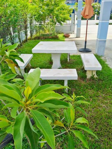 Hotel Uthaithani Resort