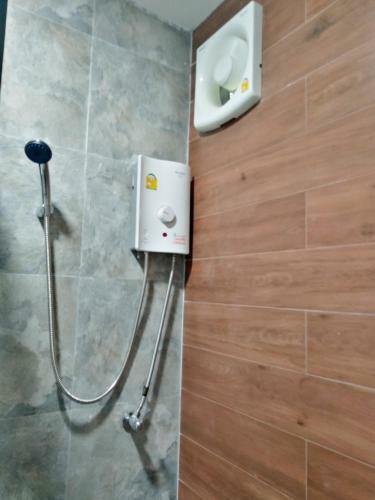 Hotel Uthaithani Resort
