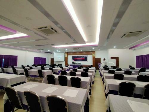 Hotel Uthaithani Resort