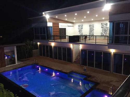 Hotel Uthaithani Resort