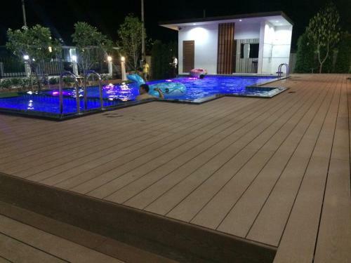 Hotel Uthaithani Resort