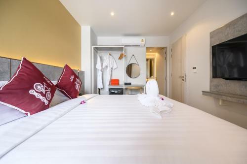 Tour De Phuket Hotel - Sha Plus