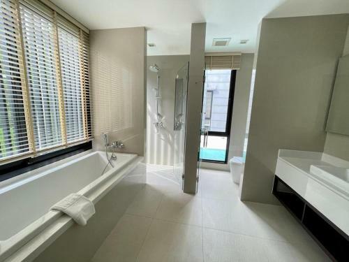 5 Bedroom Pool Villa Laguna Park