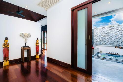 D-lux 4 Bed Sea View Villa With Private Beach