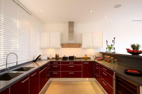 D-lux 4 Bed Sea View Villa With Private Beach