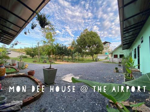 Hostal Mondee House @the Airport