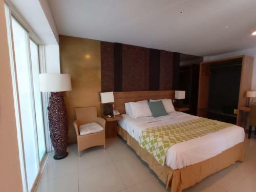 Nueve Springleaf Villa