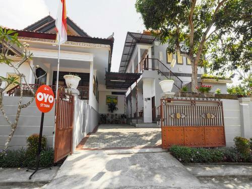 Hotel Oyo 90576 St Tama