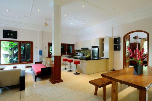 Villa Mimpi - Legian Beach