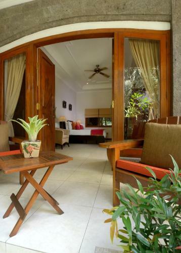 Villa Mimpi - Legian Beach