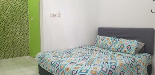 Hotel Oyo 90990 Surya Residence