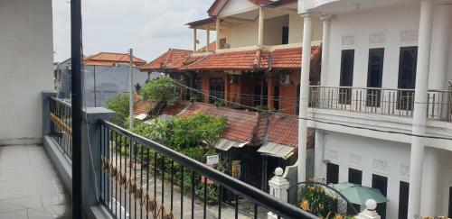 Hotel Oyo 90990 Surya Residence