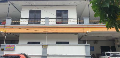 Hotel Oyo 90990 Surya Residence