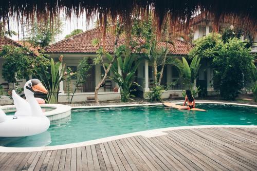 Apartamento Endless Summer Surf Camp Kuta Bali