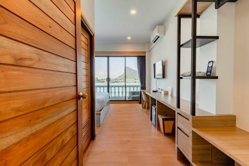 Hotel The Blue C Donsak