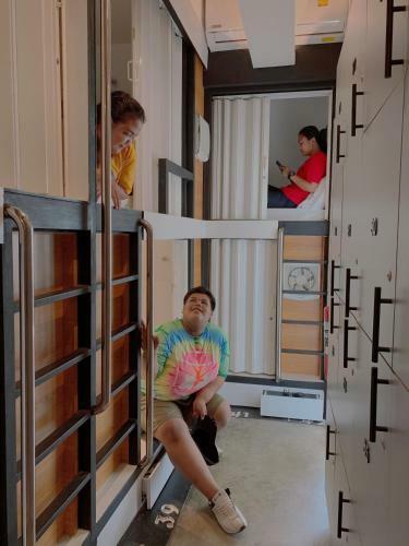 Hotel Sleepbox Hostel Suratthani