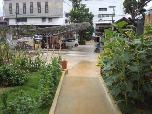 Hostal Baan Bussaba Hotel