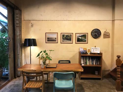Boundary Hostel And Cafe