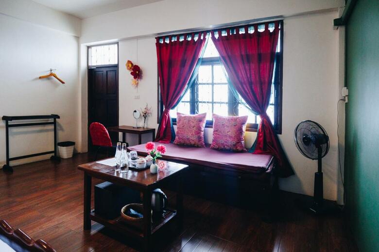 Hostal Sleeper House