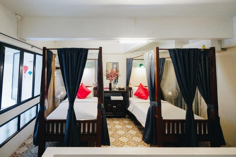 Hostal Sleeper House