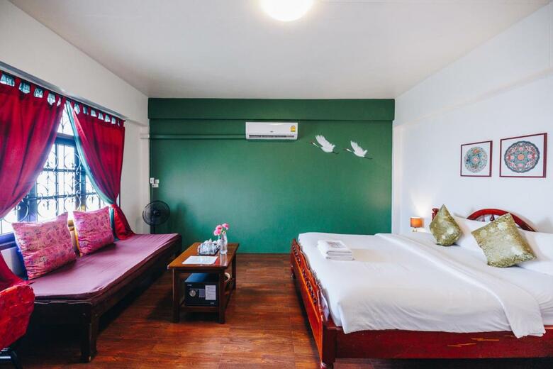 Hostal Sleeper House