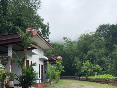 Hostal Thanathorn Guesthouse