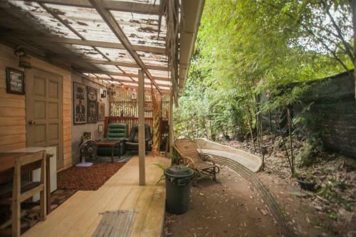 Hostal Happy Yogi Huts