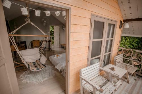 Hostal Happy Yogi Huts