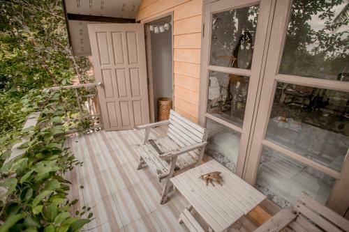 Hostal Happy Yogi Huts