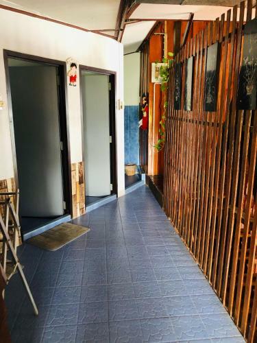 Hostal Banthai Guesthouse