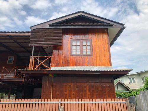 Hostal Banthai Guesthouse